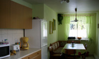 Wohnküche ausgestattet mit SAT-TV und Geschirrspüler